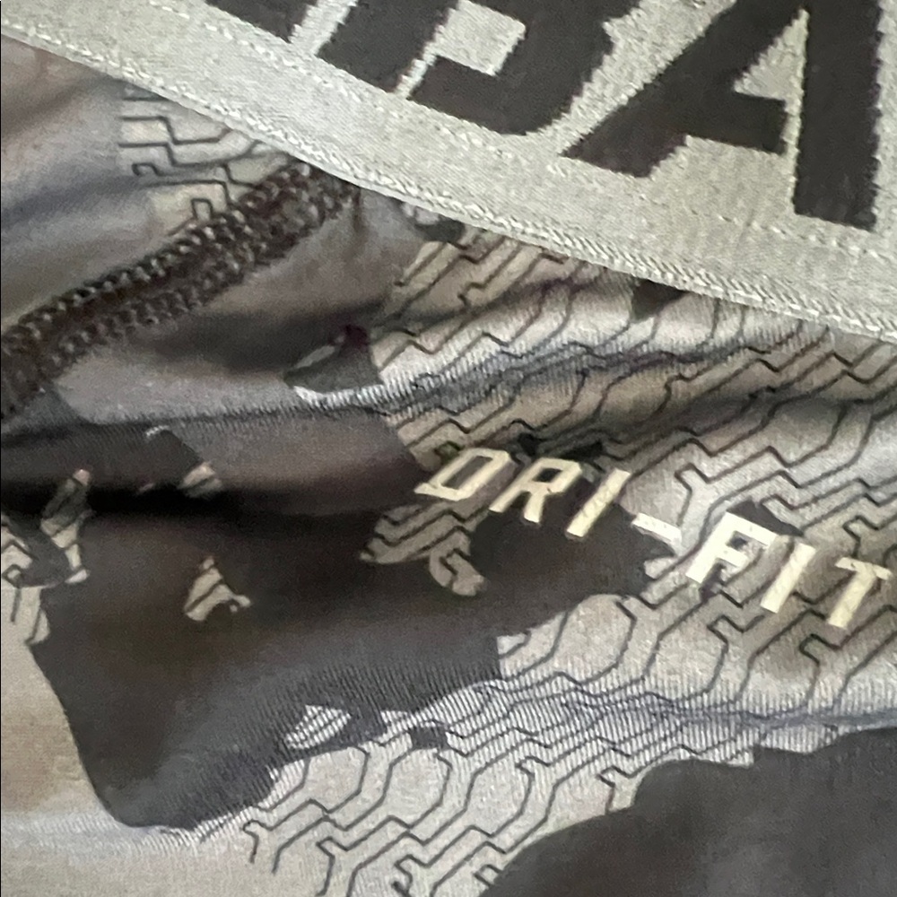 Nike: Pro Combat Men’s Black & Gray Camo Compression Leggings - Picture 6 of 9